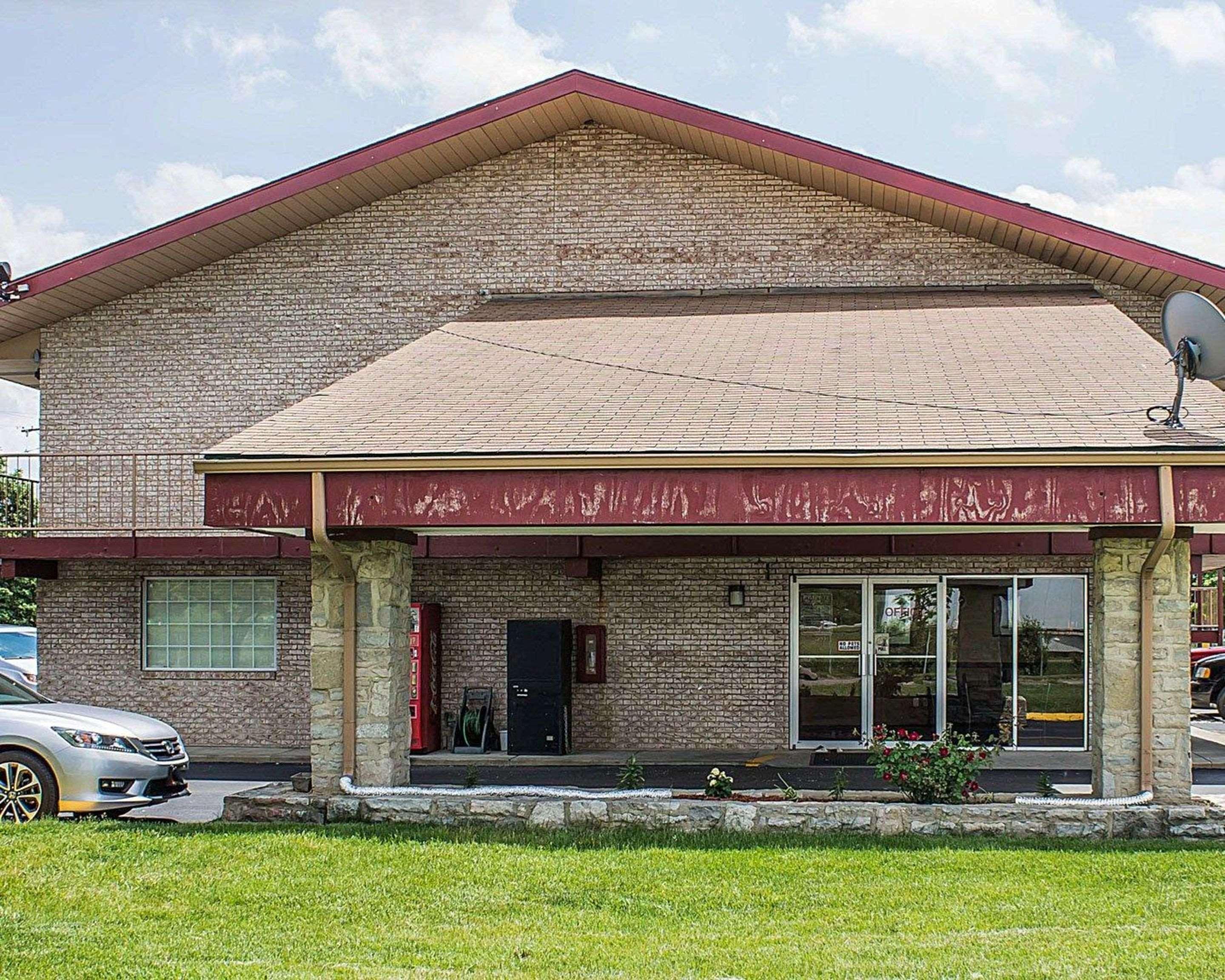 Econo Lodge Columbus Buitenkant foto