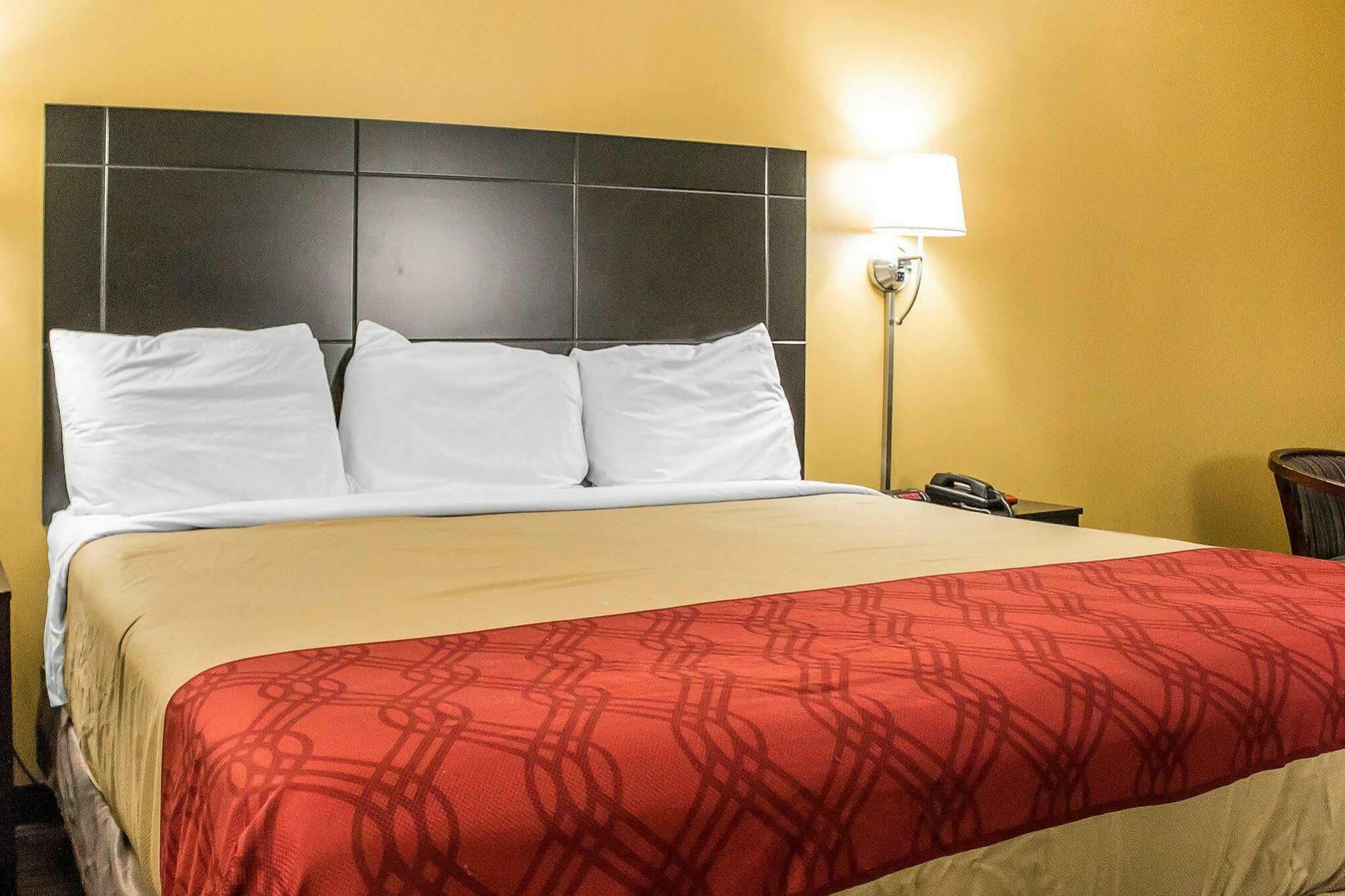 Econo Lodge Columbus Buitenkant foto